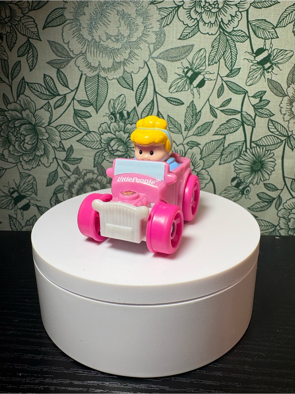 Fisher-Price Little People Cinderella Pink 2010 Wheelies Car Mouse HTF
